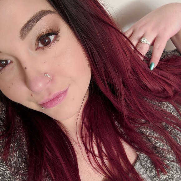 Meet your Posher, Sara - Picture 2 of 2